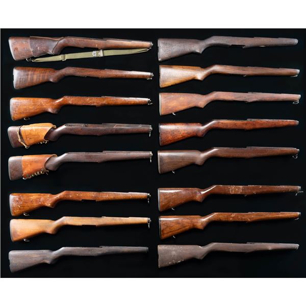 GROUPING OF 16 M1 GARAND RIFLE BUTTSTOCKS.