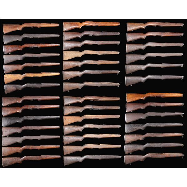 GROUPING OF 41 M1 GARAND RIFLE BUTTSTOCKS.