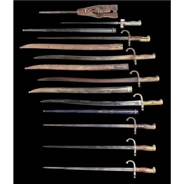 LOT OF 8 FRENCH BAYONETS.