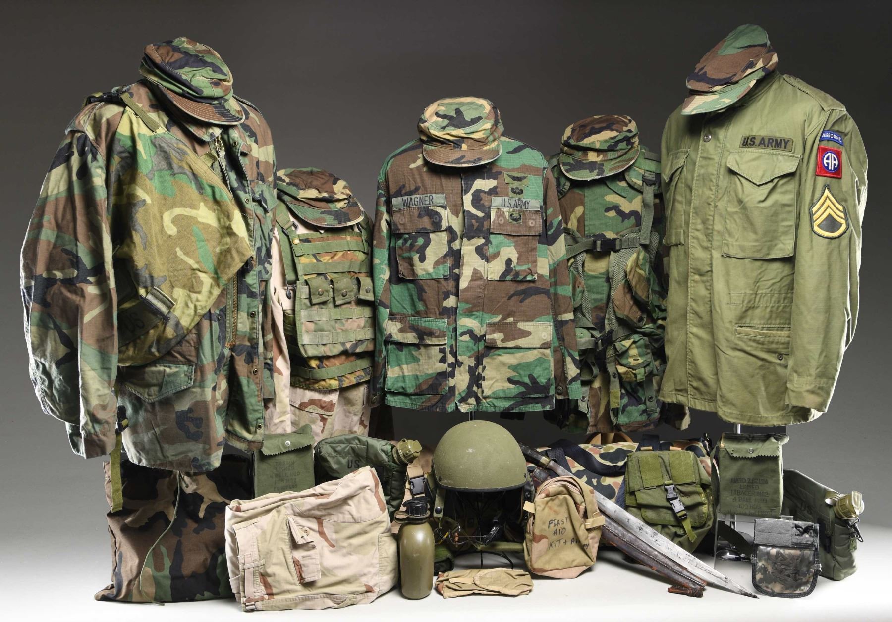 Related Items US MILITARY GEAR, EQUIPMENT, AND RELATED ITEMS. - Poulin Auctions