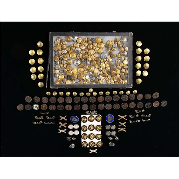 GROUPING OF VINTAGE MILITARY AND CIVILIAN BUTTONS