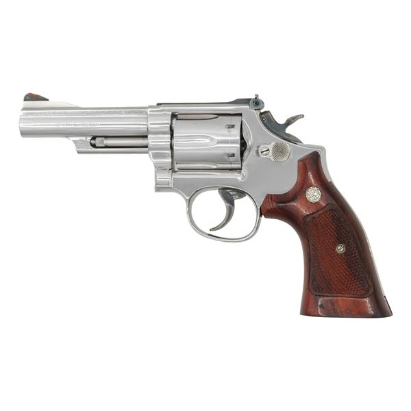SMITH & WESSON MODEL 19-4 DA REVOLVER.