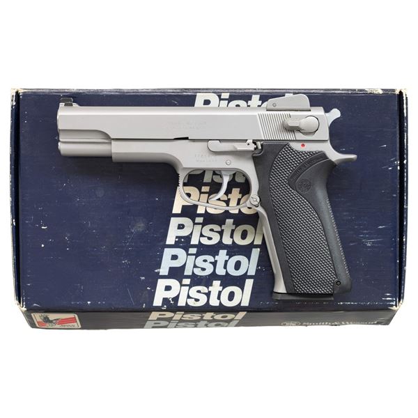 SMITH & WESSON MODEL 1006 SEMI AUTO PISTOL.