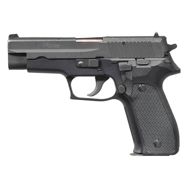 WEST GERMAN SIG P226 SEMI AUTO PISTOL.