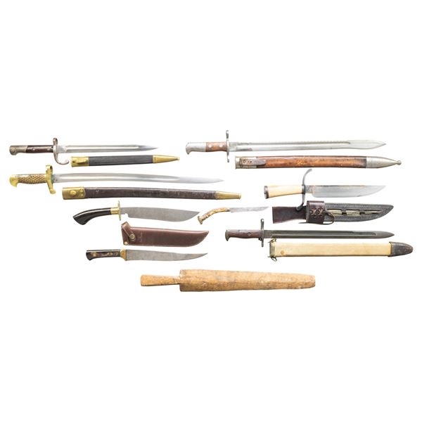 4 BAYONETS, 4 KNIVES & 1 BLANK.