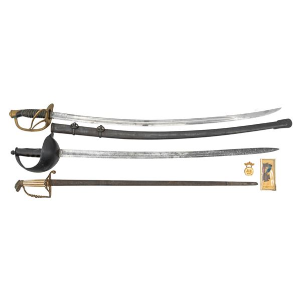 3 AMERICAN SWORDS AND 2 MEDALS.