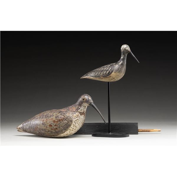 2 SHORE BIRD DECOYS WITH STANDS.