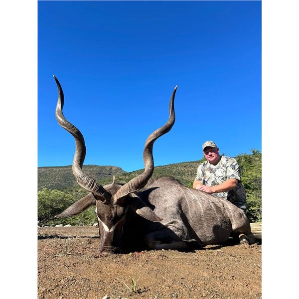10 Day – Amazing South Africa hunt for 15 animals to be shared by 2 Hunters