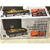 Image 3 : Blackstone 22-Inch Tabletop Griddle With Hood, Model 1813