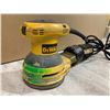 Image 2 : Dewalt Palm Sander