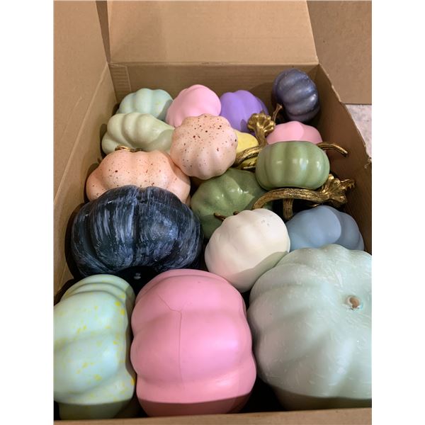 19 Pcs Artificial Pumpkins - Different Colors (One Pumpkin has a crack)