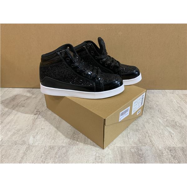 Men's Glitter Sneakers - Size 7.5