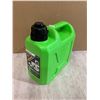Image 3 : 5 Litre Green 2 Stroke Gas Can