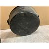 Image 7 : Vintage Cast Iron Dutch Oven