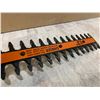 Image 5 : Black & Decker Electric Hedge Trimmer 13inch