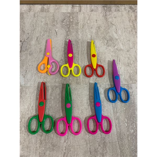 Pack of 7 Scrapbooking Scissors
