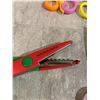 Image 2 : Pack of 7 Scrapbooking Scissors