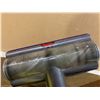 Image 14 : Dyson Cyclone Cordless Working