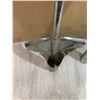 Image 4 : Long Handle Bulb Planter