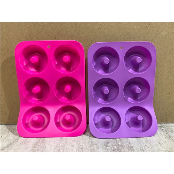 Pack of 2 Donut Baking Pans Silicone Non Stick Molds