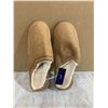 Image 1 : Women's Beige Memory Foam Slippers - Size 8 / 9
