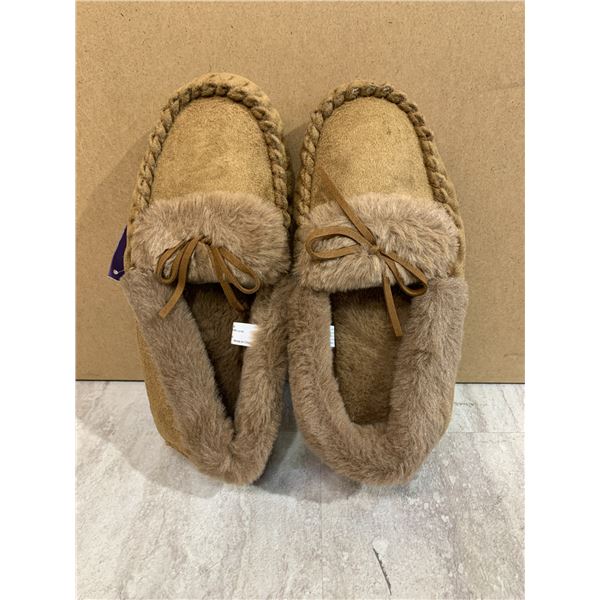 RockDove Women's Faux Fur Lined Moccasin Slippers - Size 7