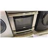 Image 4 : ELECTROLUX STAINLESS STEEL 5 BURNER ELECTRIC RANGE WITH WAVE-TOUCH CONTROLS