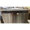 Image 2 : WHIRLPOOL STAINLESS STEEL BUILT-IN DISHWASHER