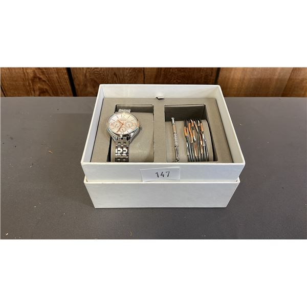 *NEW IN BOX* FOSSIL LADIES MULTIFUNCTION WATCH WITH (2) BRACELETS