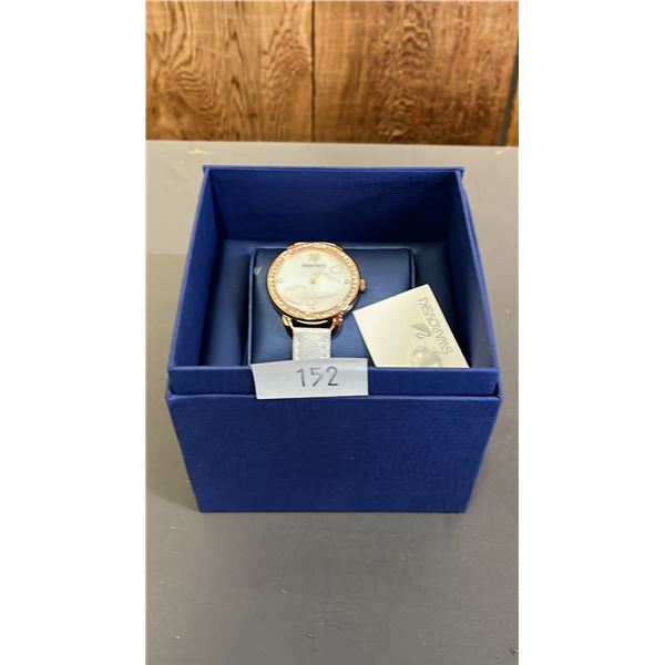 *NEW IN BOX WITH TAG* SWAROVSKI LADIES AILA DAY HEART ANALOGUE WATCH WITH LEATHER BAND