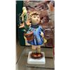 Image 4 : VINTAGE CERAMIC GOEBEL FIGURINE SET WITH ORIGINAL BOX