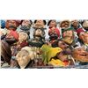 Image 3 : SHELF OF ASSORTED VINTAGE BOSSONS CHALKWARE HEADS