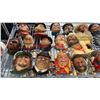 Image 2 : SHELF OF ASSORTED VINTAGE BOSSONS CHALKWARE HEADS