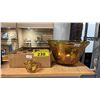 Image 1 : VINTAGE CARNIVAL GLASS PUNCH BOWL SET