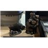 Image 5 : SHELF OF ASSORTED ITEMS: VICTORY PICTURE PUZZLE CLOCK, BOX OF RING BOXES, WALL CLOCK & MORE