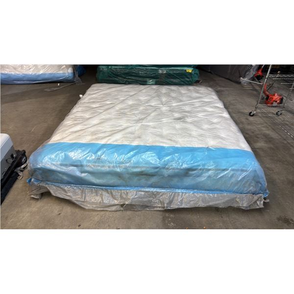 BEAUTYREST HOSPITALITY COLLECTION KING SIZE MATTRESS