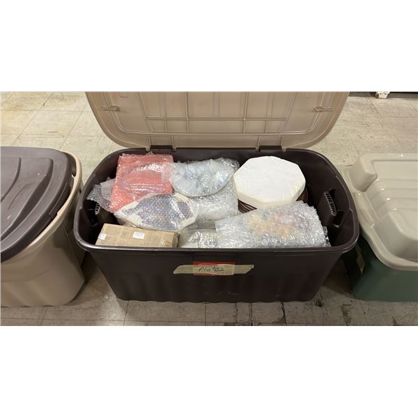 LARGE TOTE OF ASSORTED COLLECTOR PLATES *TOTE & LID INCLUDED*