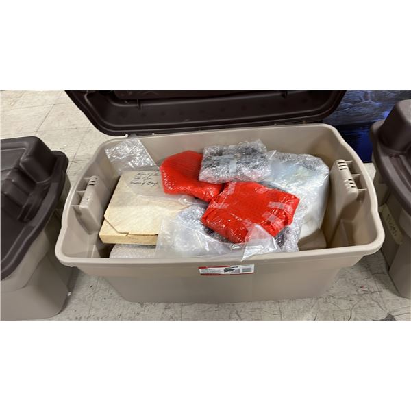 LARGE TOTE OF ASSORTED COLLECTOR PLATES *TOTE & LID INCLUDED*