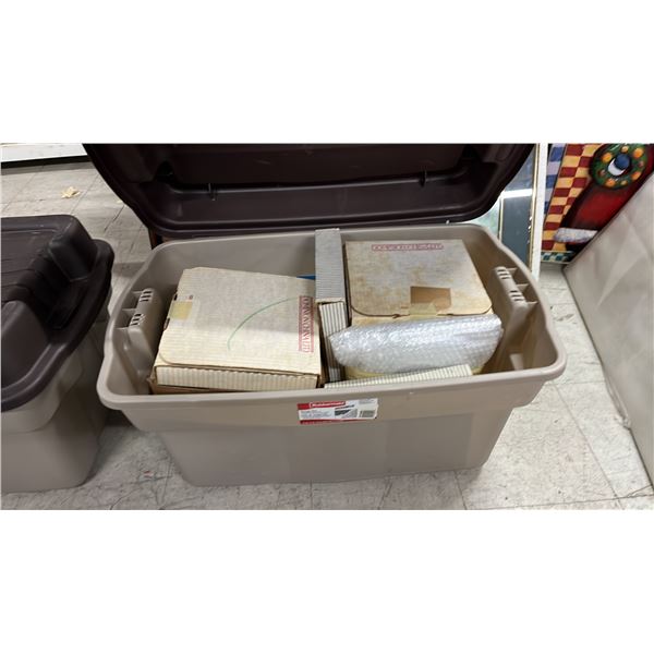 LARGE TOTE OF ASSORTED COLLECTOR PLATES *TOTE & LID INCLUDED*