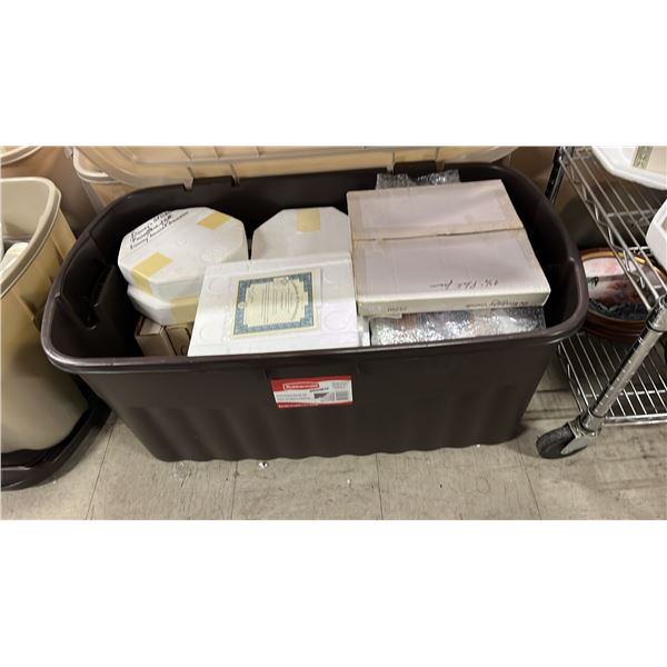 LARGE TOTE OF ASSORTED COLLECTOR PLATES *TOTE & LID INCLUDED*