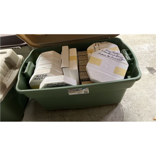 LARGE TOTE OF ASSORTED COLLECTOR PLATES *TOTE & LID INCLUDED*