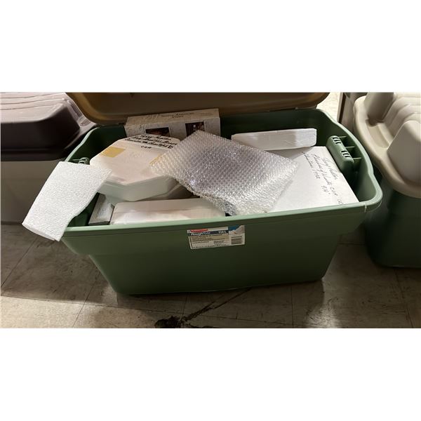 LARGE TOTE OF ASSORTED COLLECTOR PLATES *TOTE & LID INCLUDED*