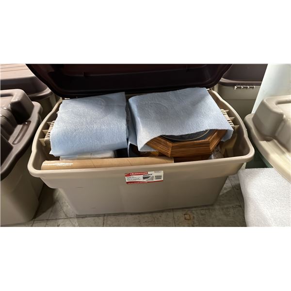 LARGE TOTE OF ASSORTED COLLECTOR PLATES *TOTE & LID INCLUDED*