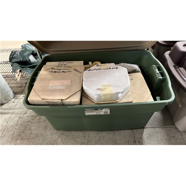 LARGE TOTE OF ASSORTED COLLECTOR PLATES *TOTE & LID INCLUDED*