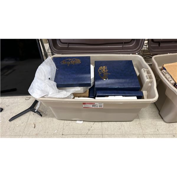 LARGE TOTE OF ASSORTED COLLECTOR PLATES *TOTE & LID INCLUDED*