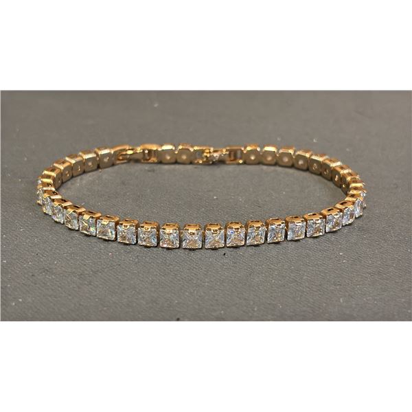 *NEW* 18K GOLD PLATED 4MM PRINCESS CUT SIMULATED DIAMOND (CZ) TENNIS BRACELET- ADJUSTABLE 7"-8" LONG