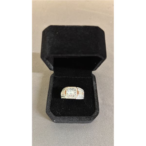 *NEW* PLATINUM PLATED 1CT SIMULATED DIAMOND (CZ) MAN'S RING - RESIZEABLE