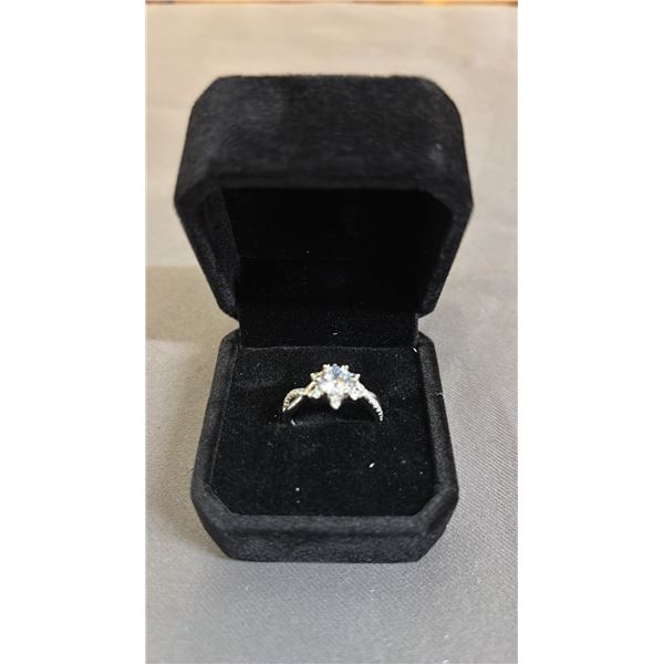 *NEW* STERLING SILVER 1CT SIMULATED DIAMOND (CZ) FLOWER TWIST RING: SIZE 7