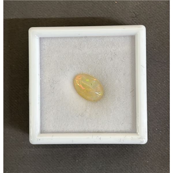 2CT OVAL CABOCHON NATURAL WHITE FIRE OPAL: UNTREATED (8.1MM X 12MM)