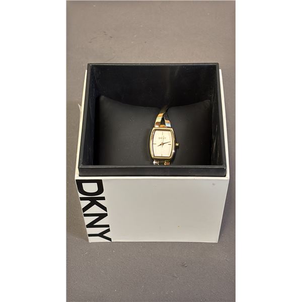 *NEW IN BOX* DKNY LADIES CROSSWALK WATCH